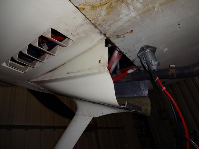 View from below - left side louvre and open cowl flap